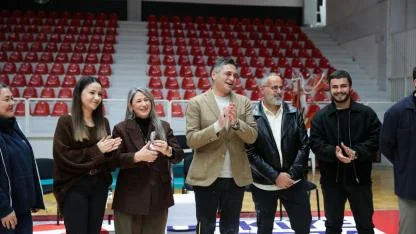 Aliağa Belediyesi Personeli Başkanları İçin Salon Kapattı