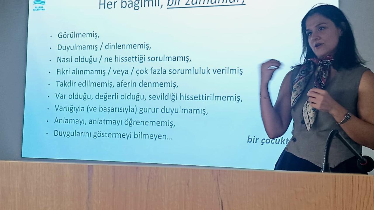 Aliağa Belediyesi&#039;nden Ailelere Ergenlik İletişimi Semineri