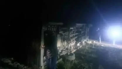 Ankara'da işçi servisi devrildi: 14 yaralı