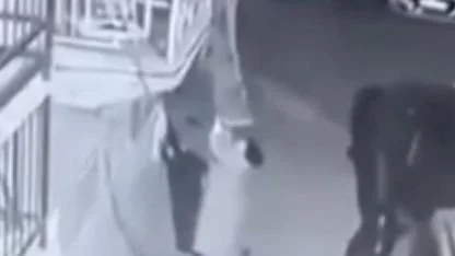 Balkondaki halıyı çaldı