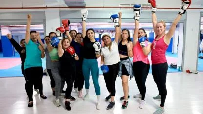 Bayraklı’da Kadınlara Ücretsiz “Tae-Bo” Dersleri Başladı