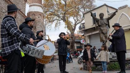 Bergamalı kadınlardan tarihi arastada panayır