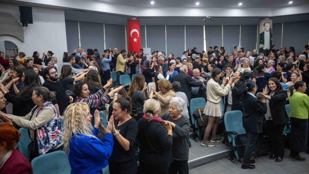 Bornova’da Prof. Dr. Üstün Dökmen ile ilham veren buluşma