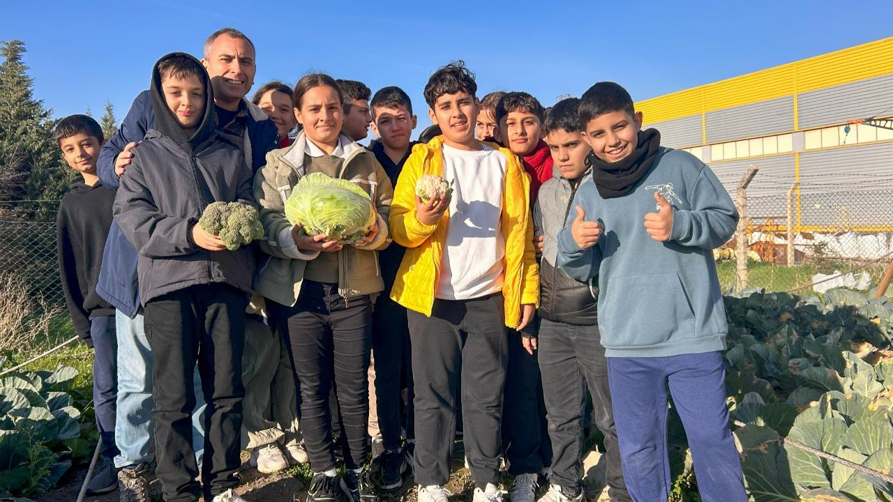 Bornovalı öğrenciler doğayı yerinde öğrendi
