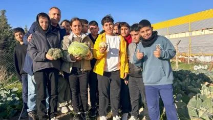 Bornovalı öğrenciler doğayı yerinde öğrendi