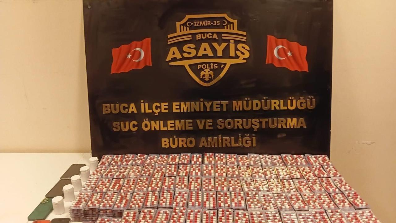Buca&#039;da 11 bin 296 adet uyuşturucu hap ele geçirildi