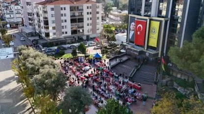 Buca’da dayanışma ve alışveriş bir arada