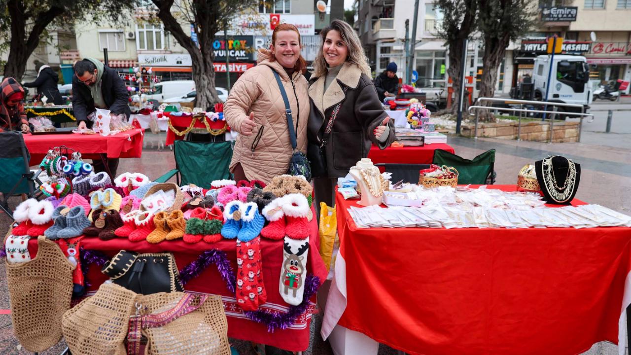 Buca’da yeni yıl pazarına büyük ilgi