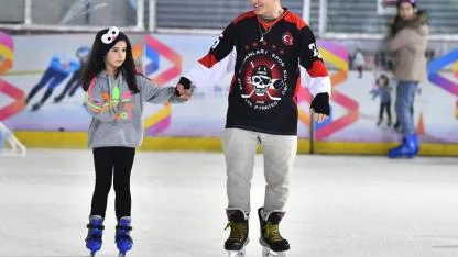 Büyükşehir Kültürpark ve Bostanlı’da buz pisti kuruyor