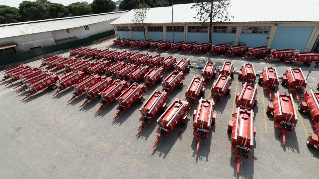 Büyükşehir’in dağıttığı tankerler ormanları kurtarıyor