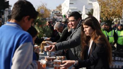 Çeşme’de Gülşah Durbay için hayır yemeği dağıtıldı