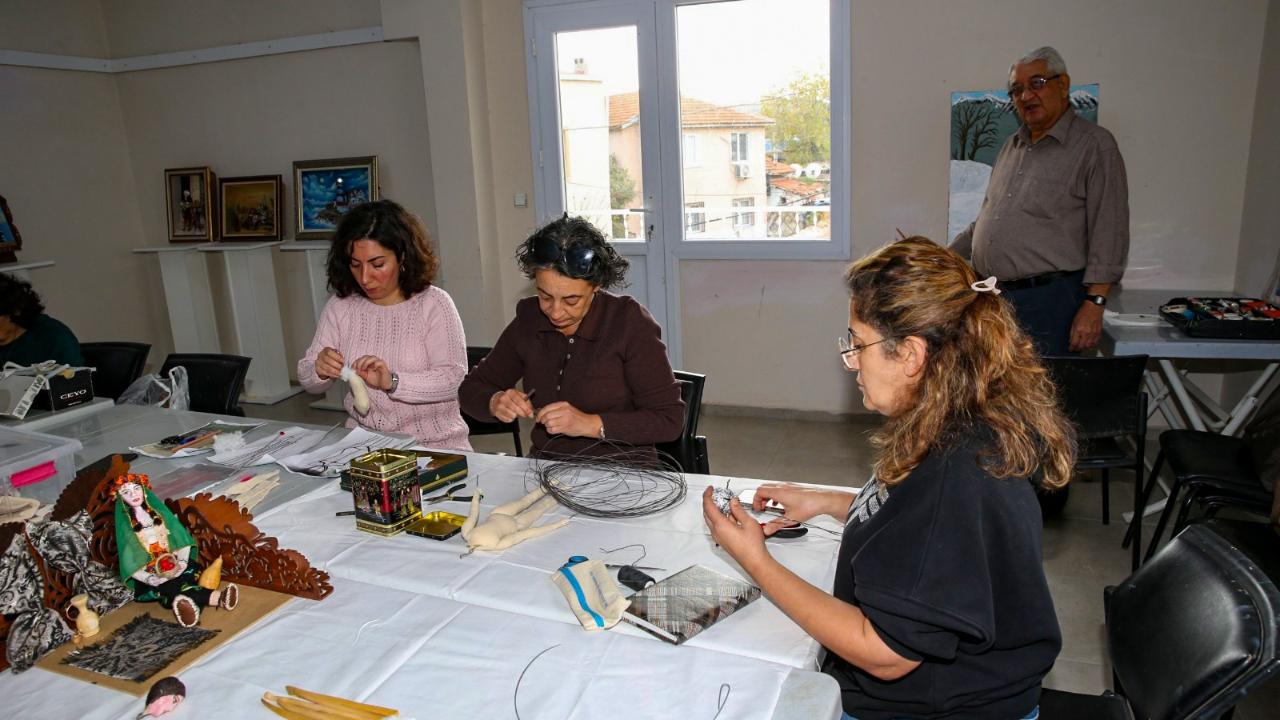 Çiğli’de Kadınlar Geleneksel Sanatı Geleceğe Taşıyor