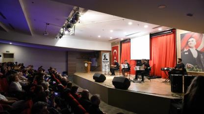 Çiğli’de Mahzuni’nin Türküleri Coşkuyla Yankılandı