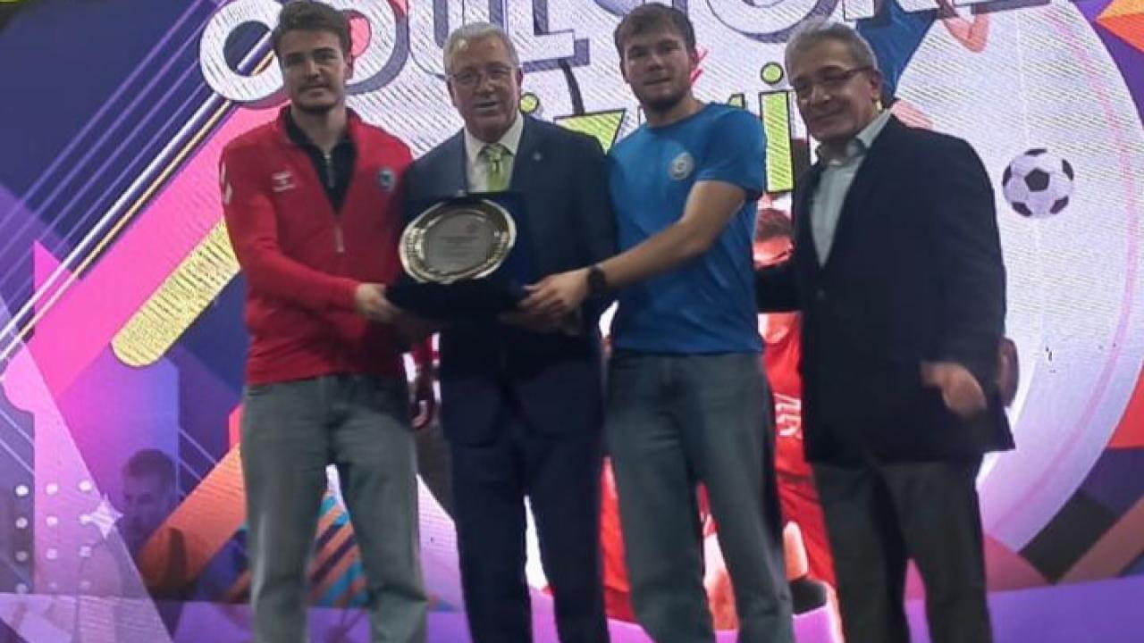 Ege Üniversitesi sporcuları “Sporun Enleri” töreninde ödüllendirildi