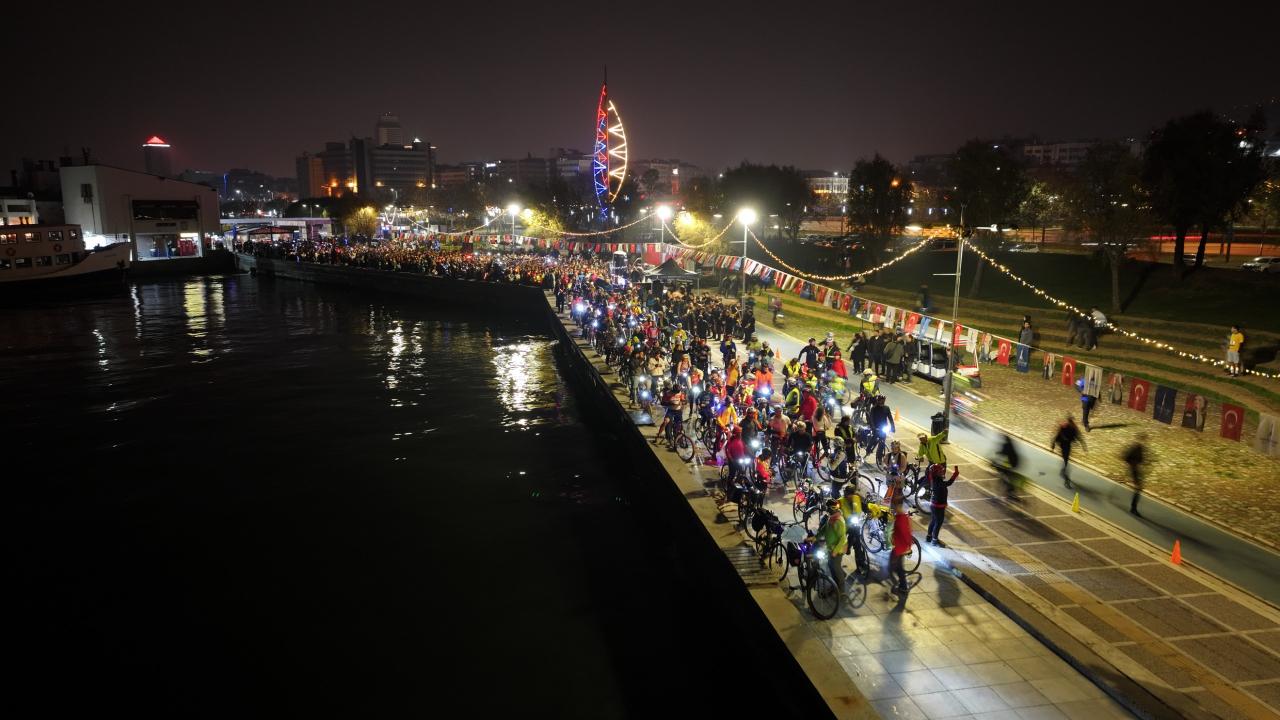 En uzun geceyi İzmirliler aydınlattı