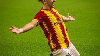 Göztepe'de Arda ve Dennis yakın markajda