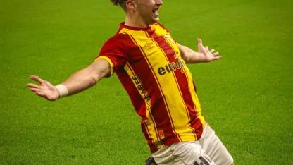 Göztepe'de Arda ve Dennis yakın markajda