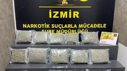 İzmir’de araçtan 21 kilo uyuşturucu çıktı