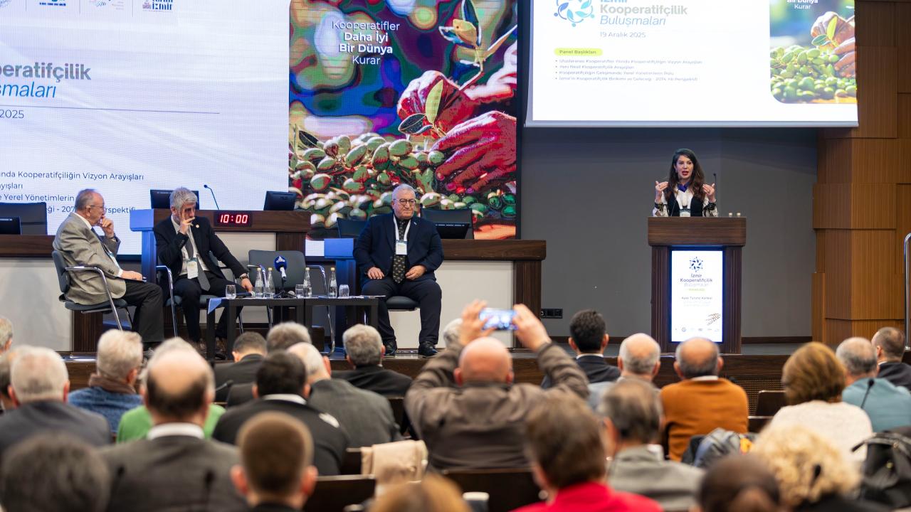 İzmir’de kooperatifçiliğe mercek tutuldu