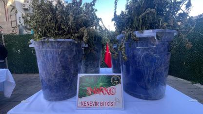 İzmir'de tek operasyonda 3 milyon uyuşturucu hap ele geçti