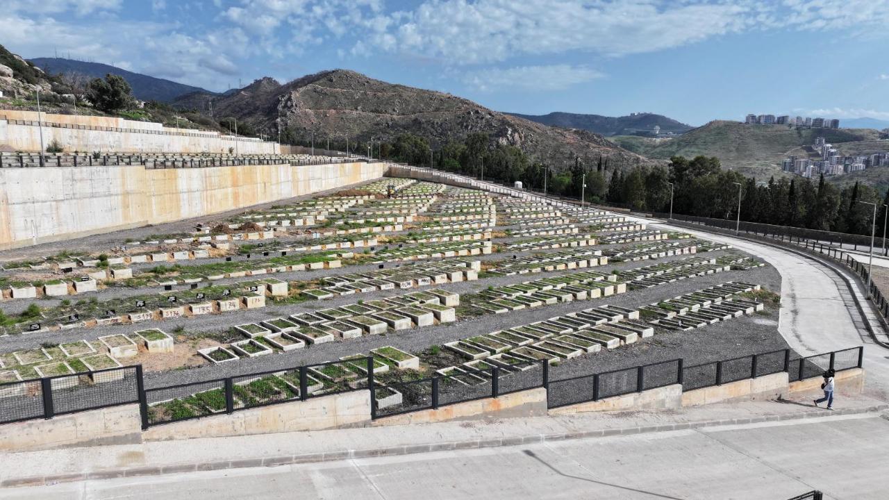 İzmir’e 2,5 milyon metrekare yeni mezarlık alanı