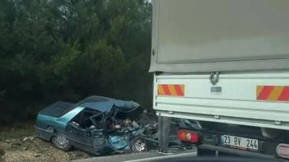 Kamyonetle otomobil çarpıştı: 2 ölü, 2 yaralı