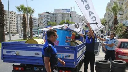 Karşıyaka Zabıtası iş başında