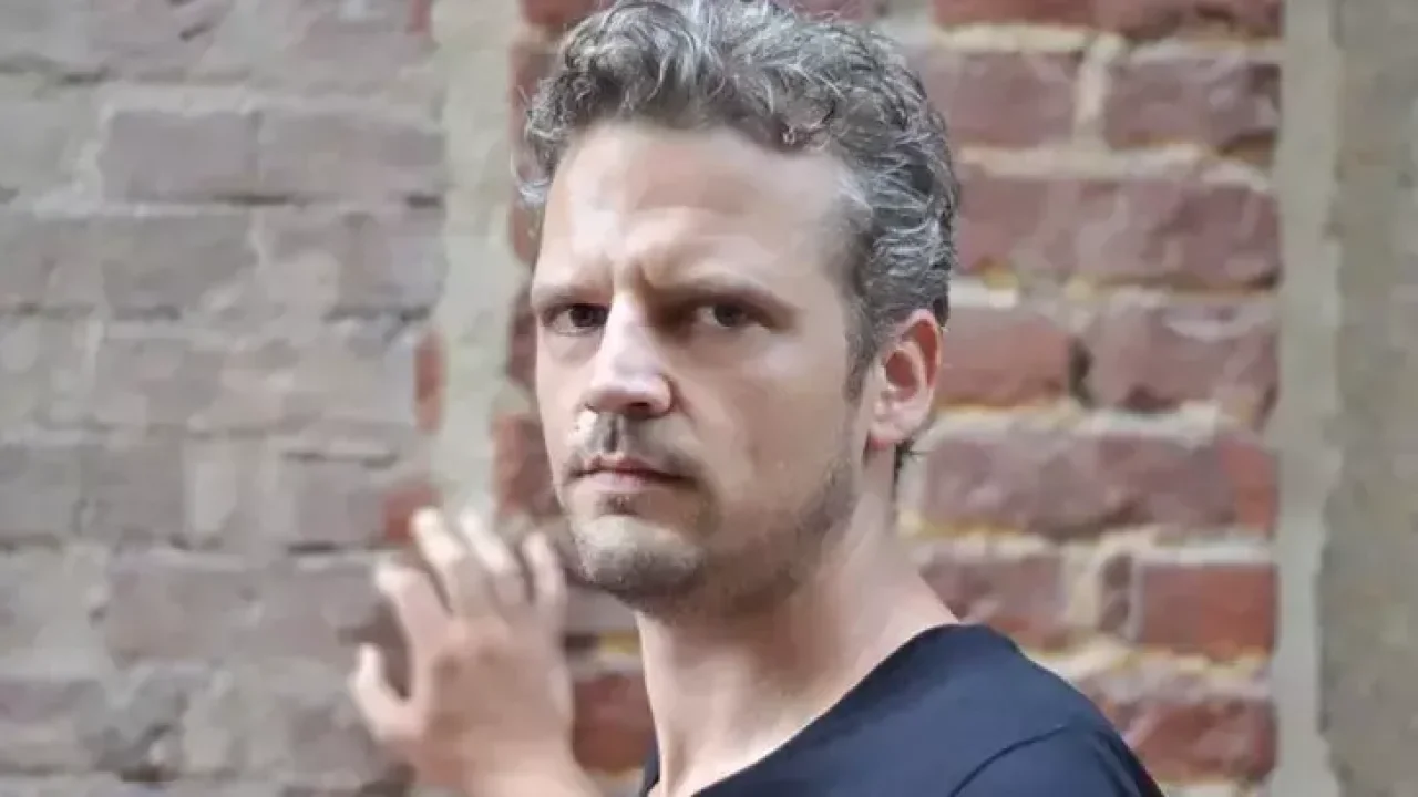 Kasklı saldırgan, yönetmen Seren Yüce'yi silahla yaraladı