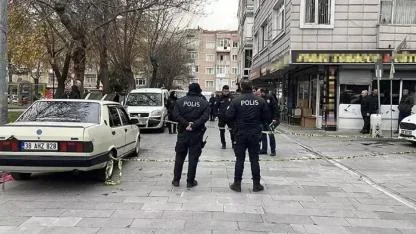 Kayseri'de hırdavatçı, sokakta gördüğü 3 kişiyi bıçakladı