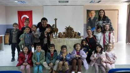“Kendini Arayan Zürafa” Buca’da miniklerle buluştu