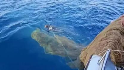 Muğla'da denizde hayalet ağ temizliği
