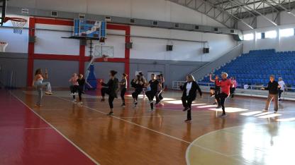 Narlıdere'de kadınlar güne sağlıklı ve enerjik başlıyor