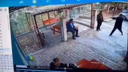 Ortaokul öğrencisi, okul müdürünü tüfekle vurdu