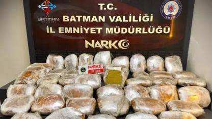 Otomobildeki 56 kilo 750 gram esrarı 'Hector' buldu