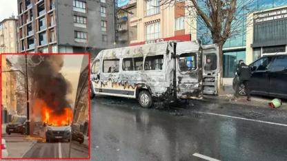 Park halindeki minibüs yandı