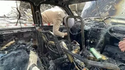 Şantiye alanında 1 konteyner ile 4 araç yandı