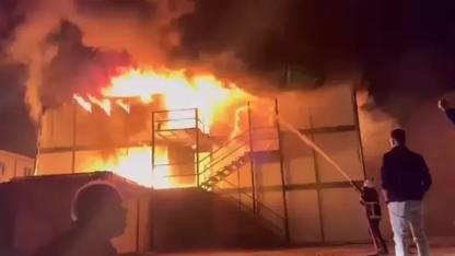 Şantiyede işçilerin yatakhanesinde çıkan yangın söndürüldü