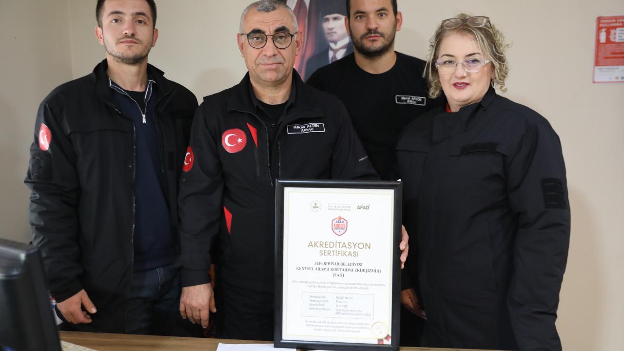 Seferihisar Belediyesi Arama Kurtarma ekibi Afad Akreditasyon Sertifikası aldı