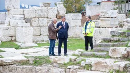 Smyrna Tiyatrosu gün yüzüne çıkıyor