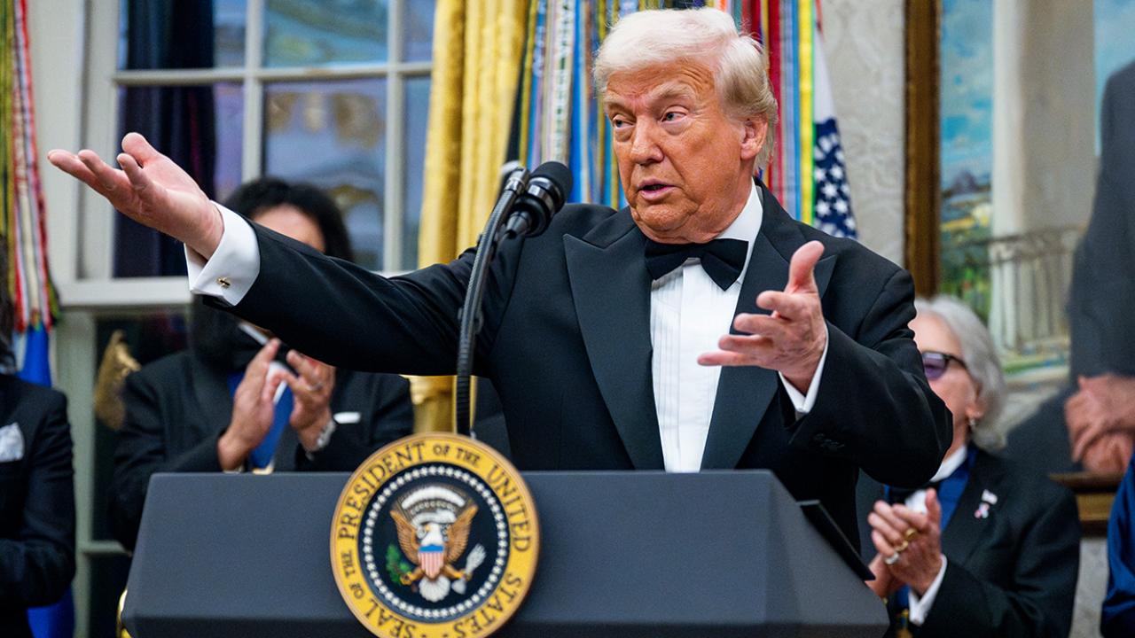 Trump, 1 milyon dolara ABD vatandaşlığı sağlayan &quot;altın kart&quot; vizesini başlattı