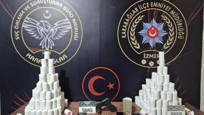 Uyuşturucu taciri sevgililer binlerce hapla yakalandı