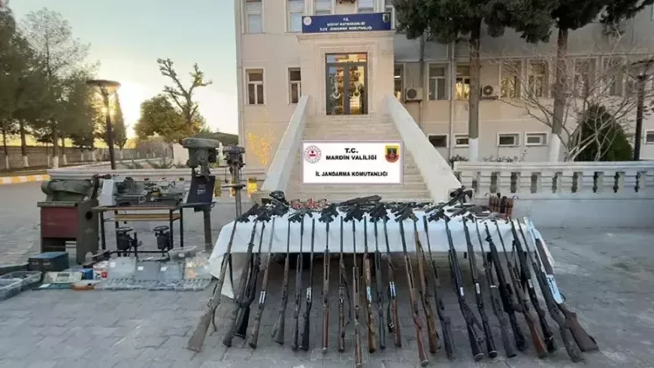 Yasa dışı imalathanede çok sayıda silah ele geçirildi