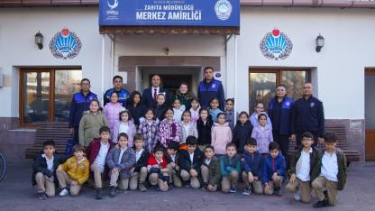 Aliağa Belediyesi Zabıta Müdürlüğü Minik Misafirlerini Ağırladı