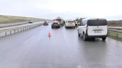 Arnavutköy'de İETT otobüsü bariyerlere çarptı