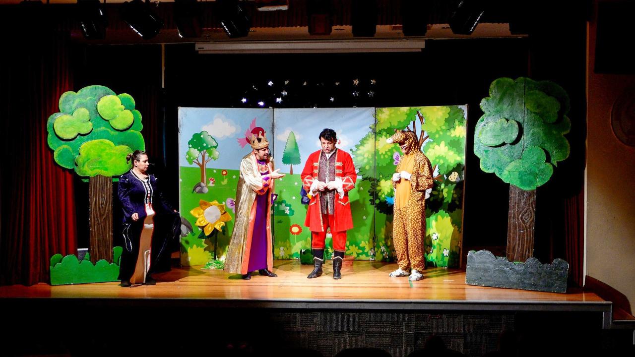 Bornova’da yarıyıl tatili tiyatroyla şenlendi