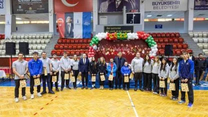 Büyükşehir’in sporcuları 2025'te İzmir'e gurur yaşattı