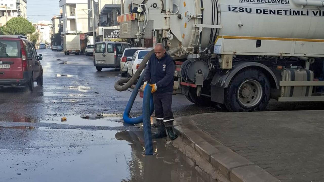 Çiğli Belediyesi Fırtına ve Sağanağa Karşı Seferber Oldu