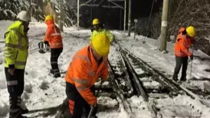 Demir yollarında yoğun kar mesaisi