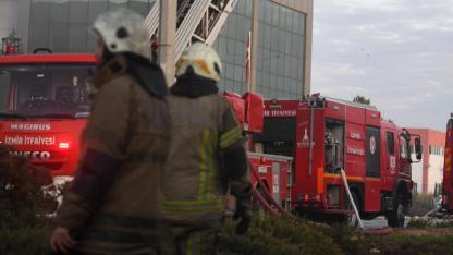 Fabrika yangını kısa sürede kontrol altına alındı