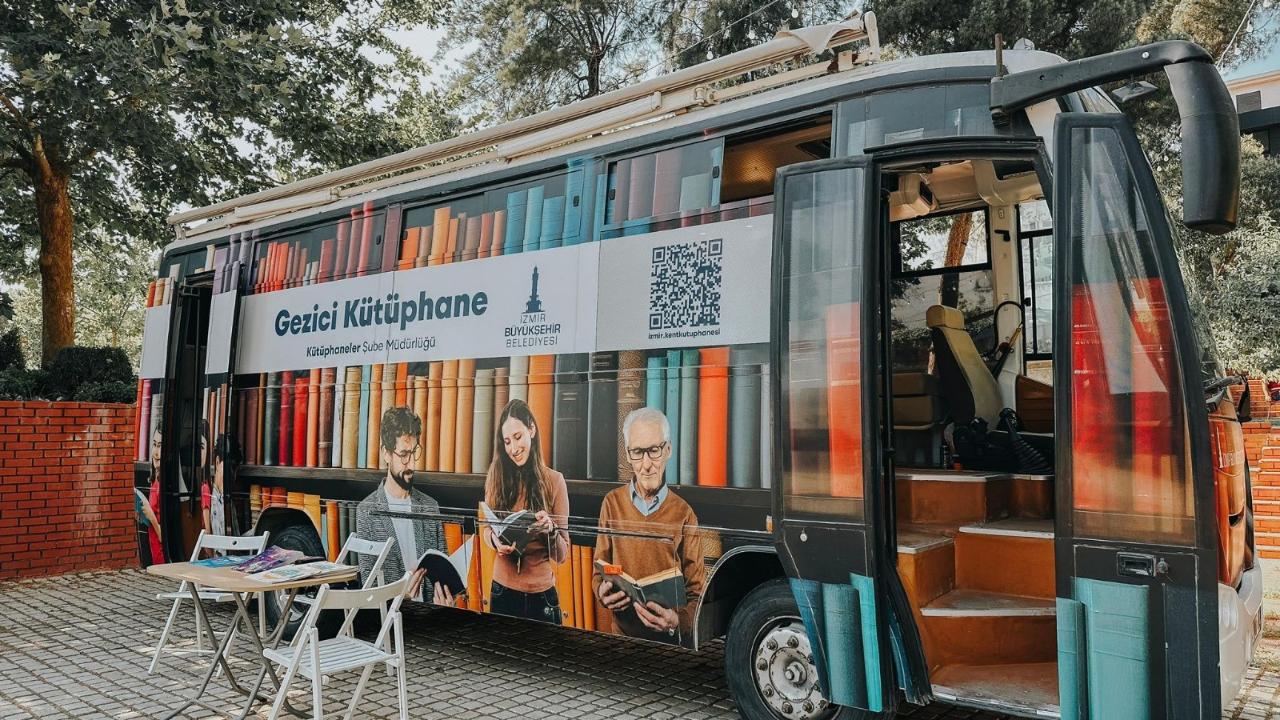 Gezici Kütüphane tatilde yollara çıkıyor